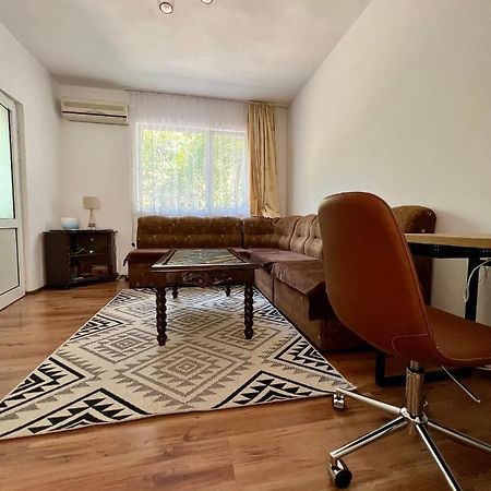 Compact City Center Apartment Kŭrdzhali Extérieur photo
